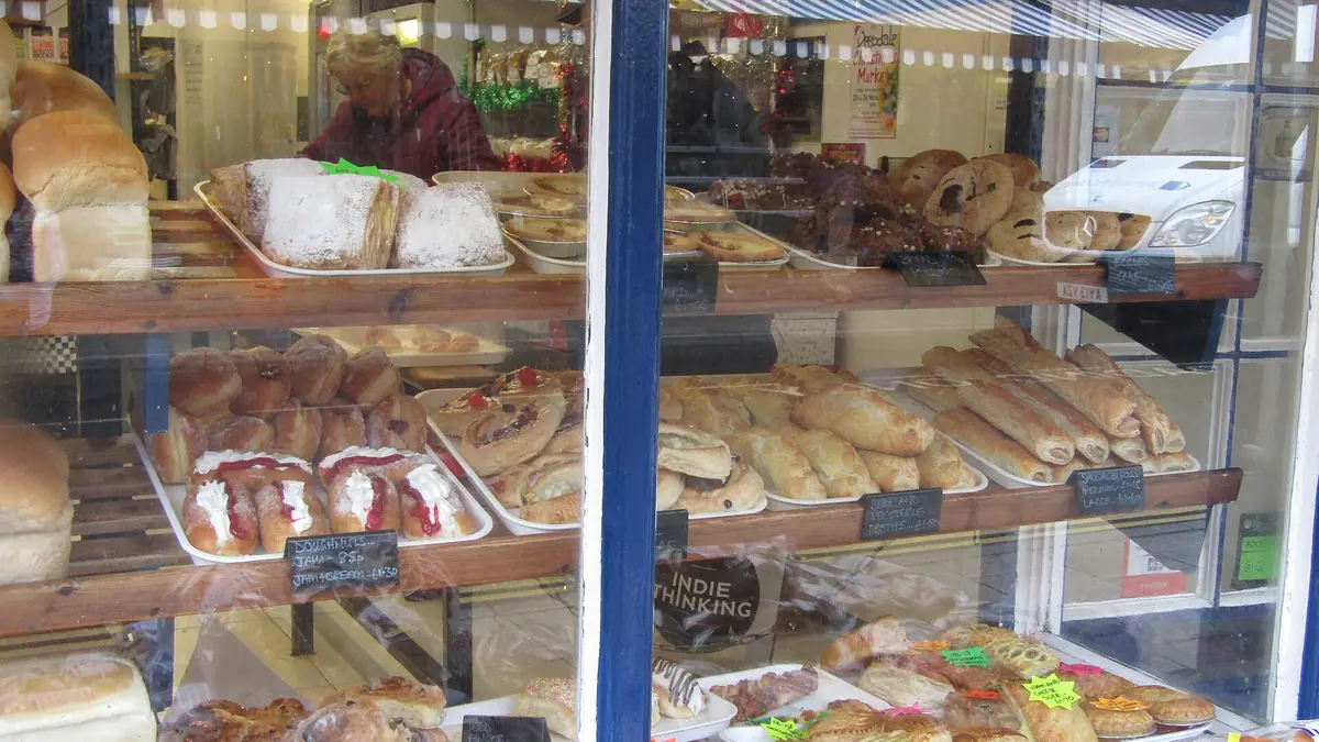 Greggs Bakery – bakery in Horsham town centre